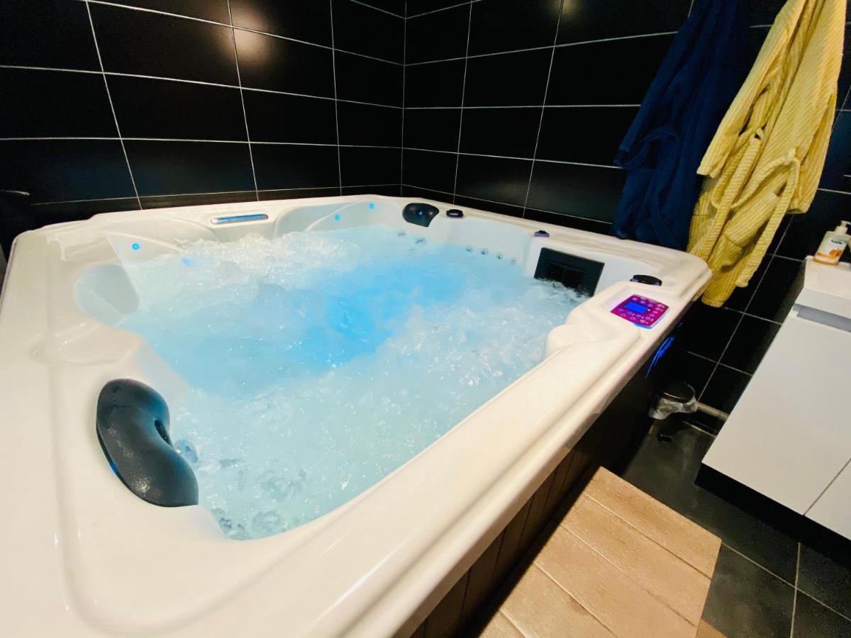 ルーアンEscapade Romantique - Jacuzzi Et Parking Prive - 002アパートメント エクステリア 写真