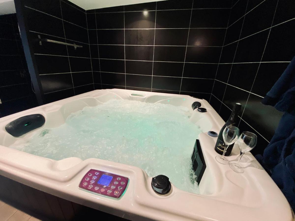 ルーアンEscapade Romantique - Jacuzzi Et Parking Prive - 002アパートメント エクステリア 写真